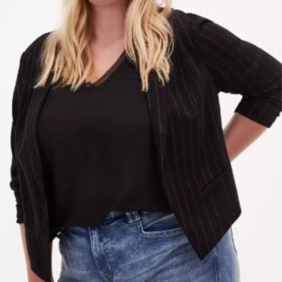Torrid Blazer NWT 1X XL Stripe Twill Cutaway Blazer Size $70 Black - Picture 1 of 6